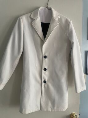 White Single-Breasted Long Coat with Black Buttons
